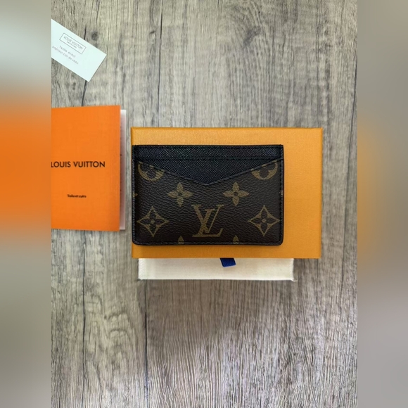 Louis Vuitton Neo Card Holder - Picture 3 of 8